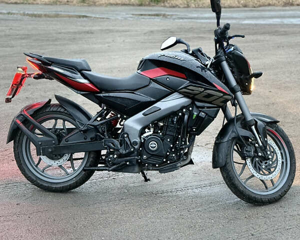 Черный Баджадж Pulsar NS200, объемом двигателя 0.2 л и пробегом 5 тыс. км за 2600 $, фото 1 на Automoto.ua