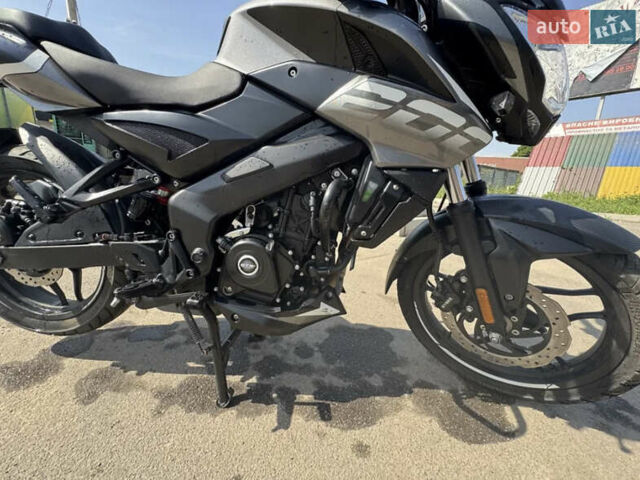 Чорний Баджадж Pulsar NS200, об'ємом двигуна 0.2 л та пробігом 23 тис. км за 2150 $, фото 4 на Automoto.ua