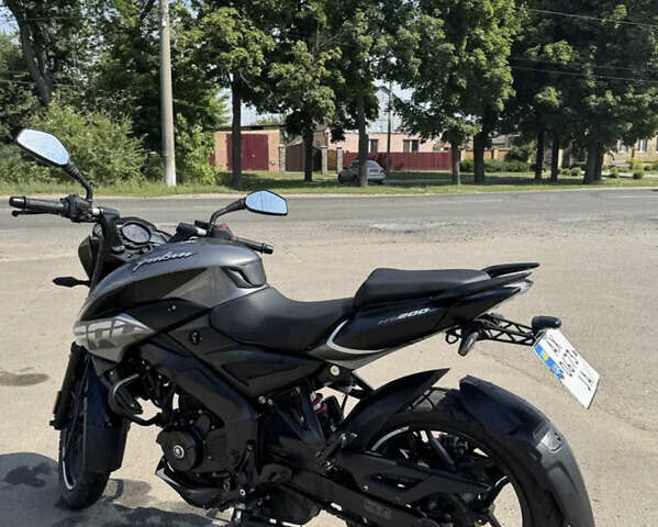 Чорний Баджадж Pulsar NS200, об'ємом двигуна 0.2 л та пробігом 23 тис. км за 2150 $, фото 2 на Automoto.ua
