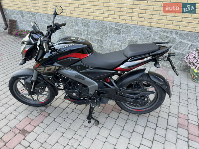 Чорний Баджадж Pulsar NS200, об'ємом двигуна 0 л та пробігом 360 тис. км за 2650 $, фото 1 на Automoto.ua