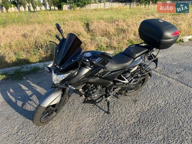 Черный Баджадж Pulsar NS200, объемом двигателя 0.2 л и пробегом 8 тыс. км за 2000 $, фото 7 на Automoto.ua