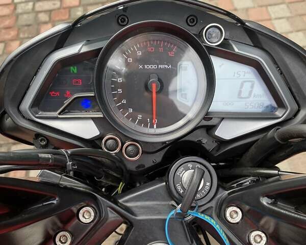 Красный Баджадж Pulsar NS200, объемом двигателя 0.2 л и пробегом 8 тыс. км за 2000 $, фото 4 на Automoto.ua