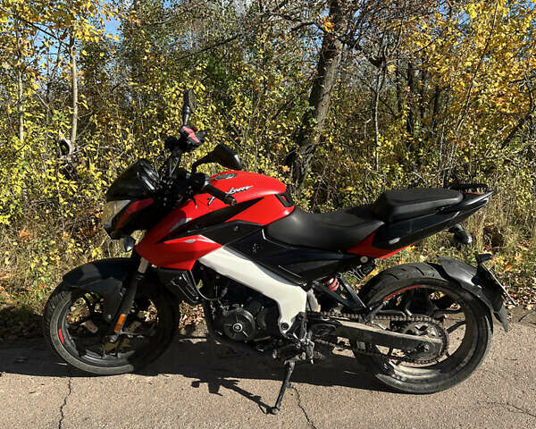 Красный Баджадж Pulsar NS200, объемом двигателя 0.2 л и пробегом 5 тыс. км за 2500 $, фото 1 на Automoto.ua