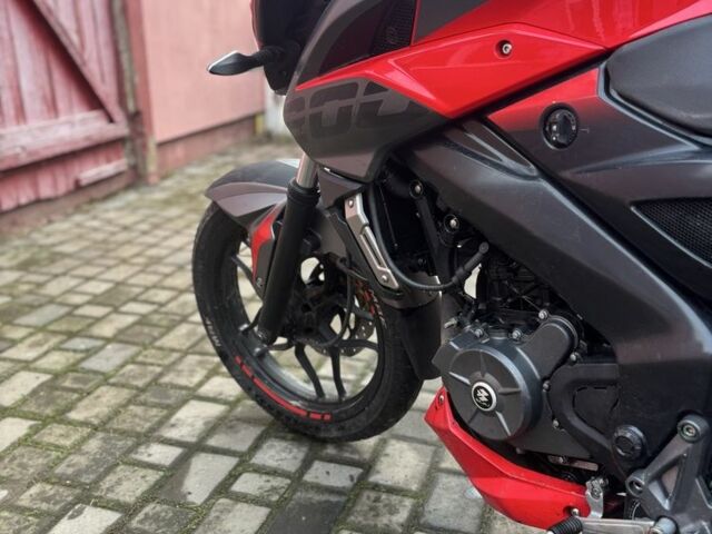 Баджадж Pulsar NS200, об'ємом двигуна 0.2 л та пробігом 0 тис. км за 1800 $, фото 13 на Automoto.ua
