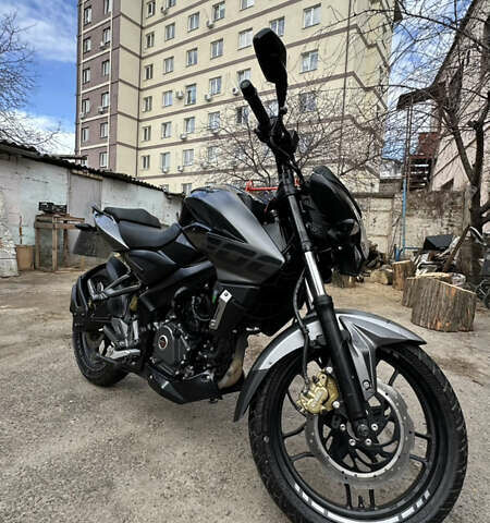 Баджадж Pulsar NS200, объемом двигателя 0.2 л и пробегом 12 тыс. км за 1950 $, фото 2 на Automoto.ua