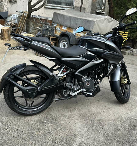 Баджадж Pulsar NS200, объемом двигателя 0.2 л и пробегом 12 тыс. км за 1950 $, фото 4 на Automoto.ua