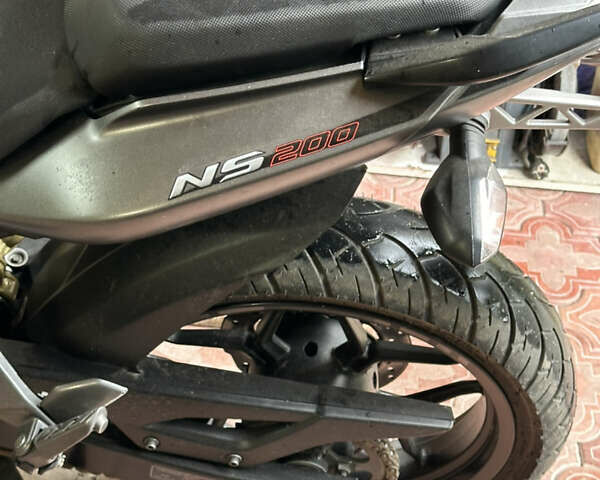 Баджадж Pulsar NS200, объемом двигателя 0 л и пробегом 5 тыс. км за 2200 $, фото 5 на Automoto.ua