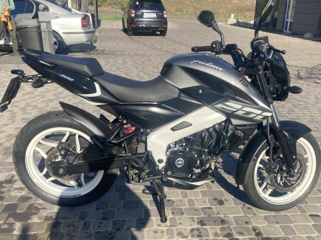 Баджадж Pulsar NS200, объемом двигателя 0.2 л и пробегом 0 тыс. км за 2200 $, фото 3 на Automoto.ua