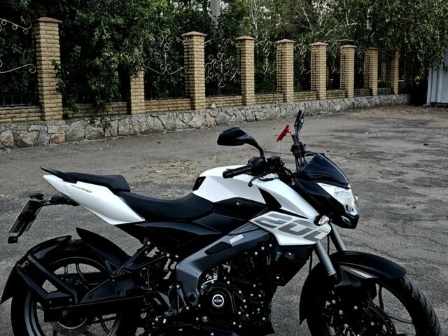 Баджадж Pulsar NS200, объемом двигателя 0.2 л и пробегом 0 тыс. км за 2373 $, фото 1 на Automoto.ua