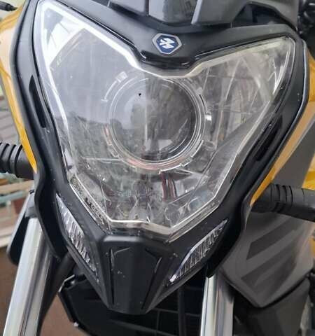 Желтый Баджадж Pulsar NS200, объемом двигателя 0.2 л и пробегом 18 тыс. км за 1900 $, фото 9 на Automoto.ua