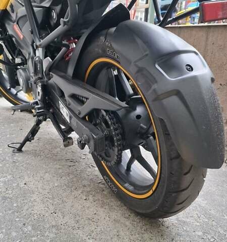 Желтый Баджадж Pulsar NS200, объемом двигателя 0.2 л и пробегом 18 тыс. км за 1900 $, фото 5 на Automoto.ua