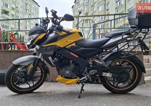 Желтый Баджадж Pulsar NS200, объемом двигателя 0.2 л и пробегом 18 тыс. км за 1900 $, фото 7 на Automoto.ua