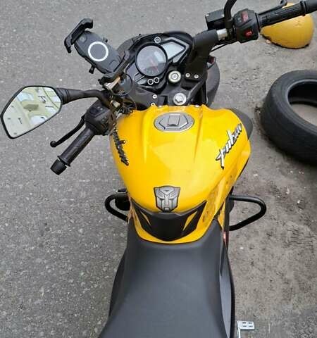 Желтый Баджадж Pulsar NS200, объемом двигателя 0.2 л и пробегом 18 тыс. км за 1900 $, фото 8 на Automoto.ua