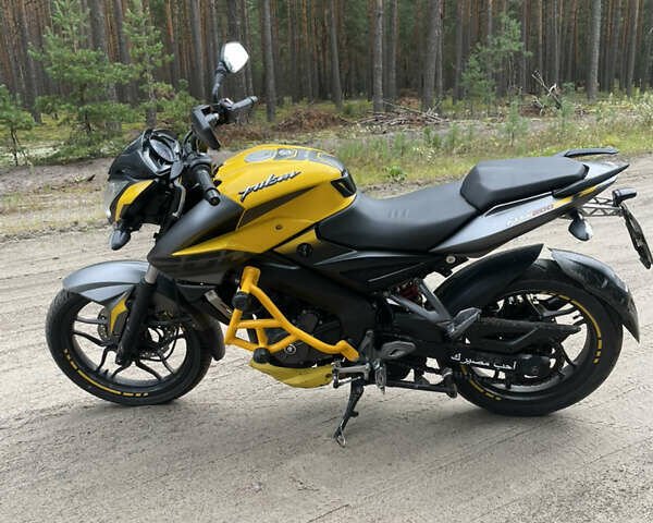 Желтый Баджадж Pulsar NS200, объемом двигателя 0 л и пробегом 14 тыс. км за 1900 $, фото 1 на Automoto.ua