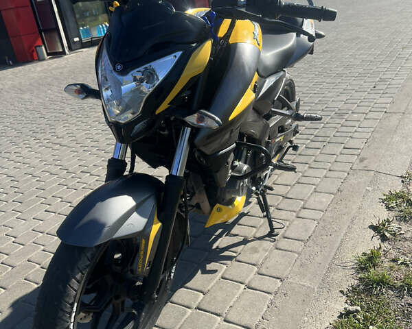 Жовтий Баджадж Pulsar NS200, об'ємом двигуна 0.2 л та пробігом 12 тис. км за 2000 $, фото 4 на Automoto.ua