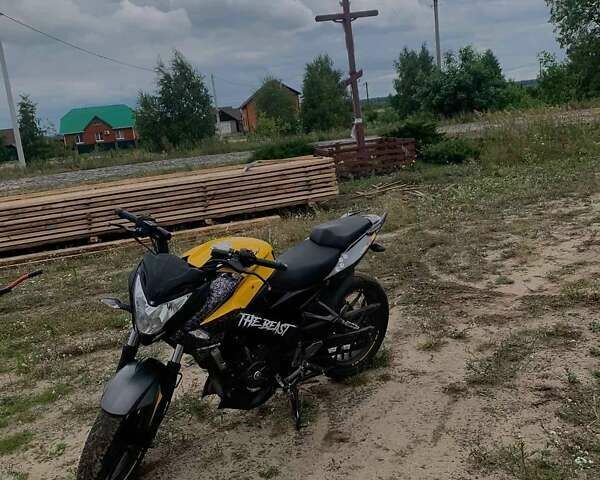 Желтый Баджадж Pulsar NS200, объемом двигателя 0.2 л и пробегом 13 тыс. км за 1800 $, фото 7 на Automoto.ua