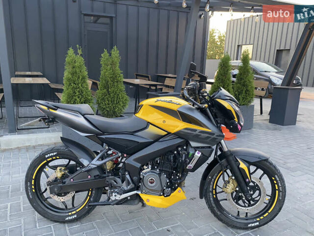 Жовтий Баджадж Pulsar NS200, об'ємом двигуна 0.2 л та пробігом 6 тис. км за 2450 $, фото 4 на Automoto.ua