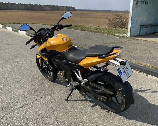 Желтый Баджадж Pulsar NS200, объемом двигателя 0 л и пробегом 17 тыс. км за 1600 $, фото 3 на Automoto.ua