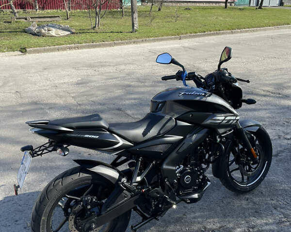 Сірий Баджадж Pulsar NS200, об'ємом двигуна 0.2 л та пробігом 3 тис. км за 2400 $, фото 1 на Automoto.ua