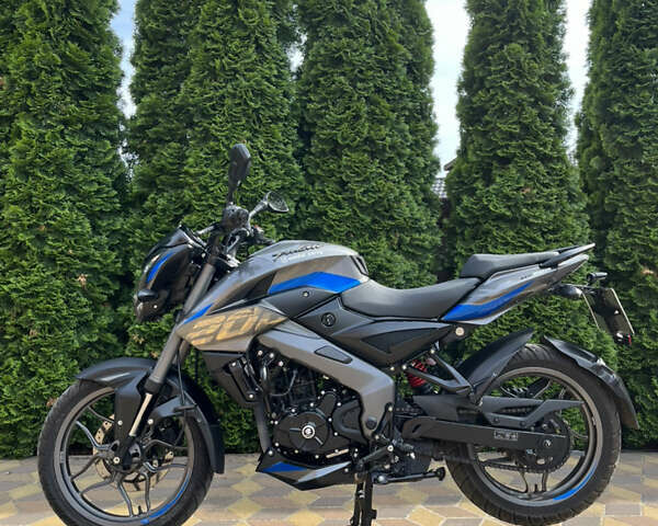 Сірий Баджадж Pulsar NS200, об'ємом двигуна 0.2 л та пробігом 4 тис. км за 2550 $, фото 1 на Automoto.ua
