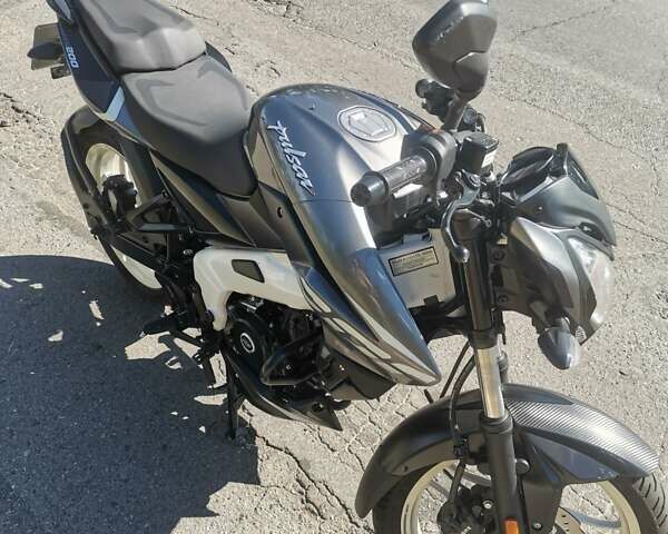 Серый Баджадж Pulsar NS200, объемом двигателя 0.2 л и пробегом 6 тыс. км за 2200 $, фото 6 на Automoto.ua