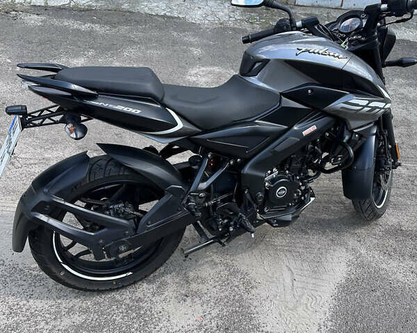 Сірий Баджадж Pulsar NS200, об'ємом двигуна 0.2 л та пробігом 9 тис. км за 2200 $, фото 3 на Automoto.ua