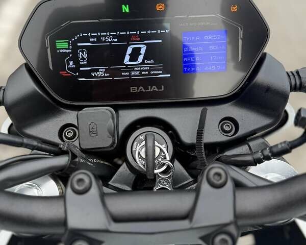 Баджадж Pulsar NS400 2025 у Первомайськ на Automoto.ua Білий Баджадж Pulsar NS400, об'ємом двигуна 0 л та пробігом 5 тис. км за 4150 $, фото 6 на Automoto.ua
