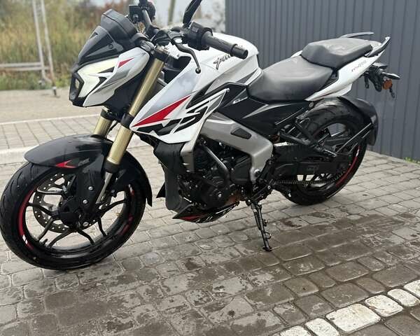 Баджадж Pulsar NS400 2025 у Первомайськ на Automoto.ua Білий Баджадж Pulsar NS400, об'ємом двигуна 0 л та пробігом 5 тис. км за 4150 $, фото 5 на Automoto.ua