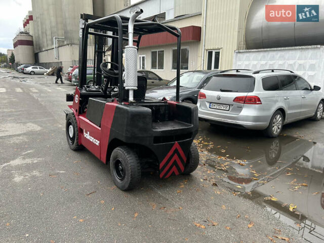 Красный Балканкар DV 1792, объемом двигателя 3.9 л и пробегом 2 тыс. км за 6000 $, фото 1 на Automoto.ua