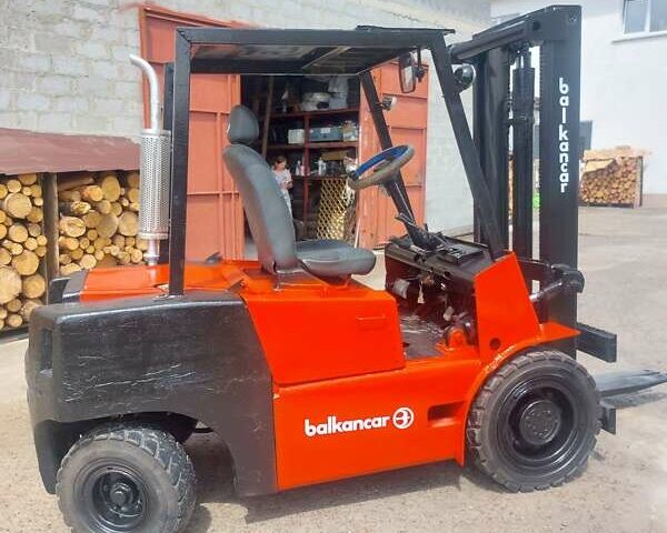 Красный Балканкар DV 1792, объемом двигателя 3.9 л и пробегом 5 тыс. км за 12000 $, фото 10 на Automoto.ua