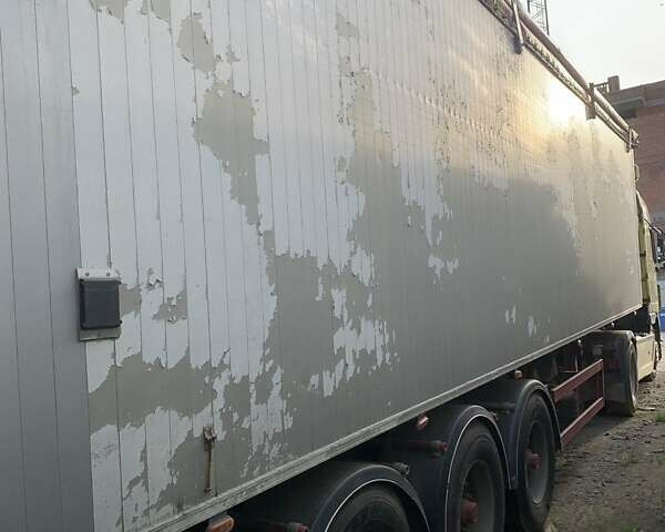 Красный Беналу Optiliner, объемом двигателя 0 л и пробегом 300 тыс. км за 27500 $, фото 3 на Automoto.ua