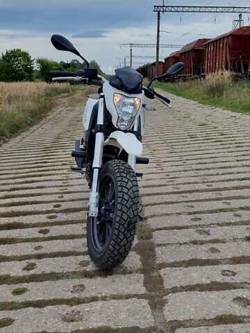 Бенелли TNT 25 2020 в Луцке на Automoto.ua Белый Бенелли TNT 25, объемом двигателя 0 л и пробегом 18 тыс. км за 2100 $, фото 1 на Automoto.ua