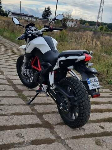 Бенелли TNT 25 2020 в Луцке на Automoto.ua Белый Бенелли TNT 25, объемом двигателя 0 л и пробегом 18 тыс. км за 2100 $, фото 5 на Automoto.ua