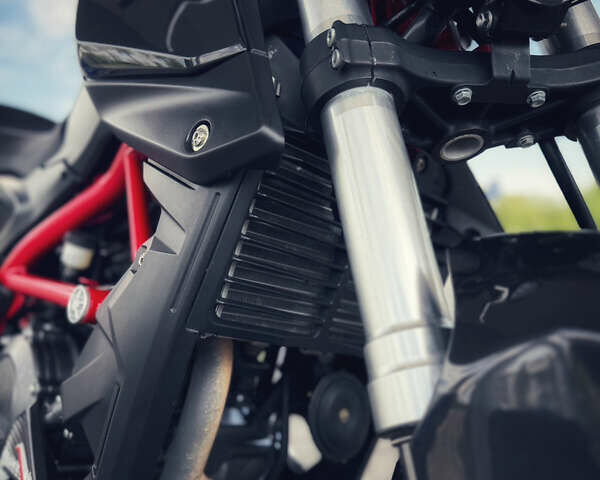 Черный Бенелли TNT 25, объемом двигателя 0.25 л и пробегом 17 тыс. км за 2200 $, фото 3 на Automoto.ua