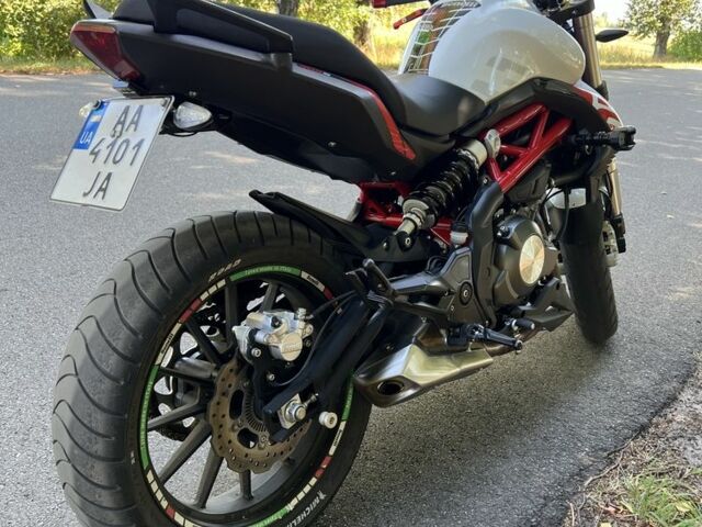 Бенелли TNT 302S, объемом двигателя 0.3 л и пробегом 0 тыс. км за 3600 $, фото 2 на Automoto.ua