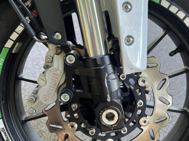 Бенелли TNT 302S, объемом двигателя 0.3 л и пробегом 0 тыс. км за 3600 $, фото 5 на Automoto.ua