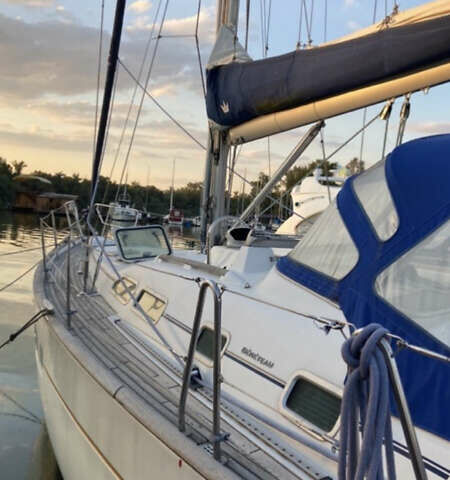 Бежевий Бенетюа Окєаніс, об'ємом двигуна 2.3 л та пробігом 200 тис. км за 130000 $, фото 1 на Automoto.ua