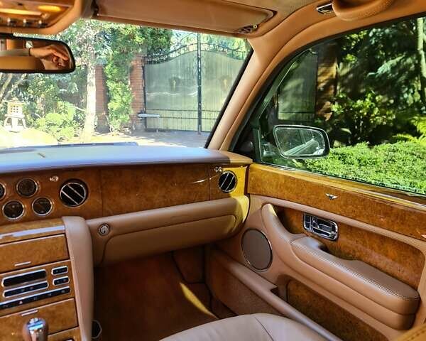 Черный Бентли Арнаж, объемом двигателя 6.76 л и пробегом 60 тыс. км за 70000 $, фото 9 на Automoto.ua