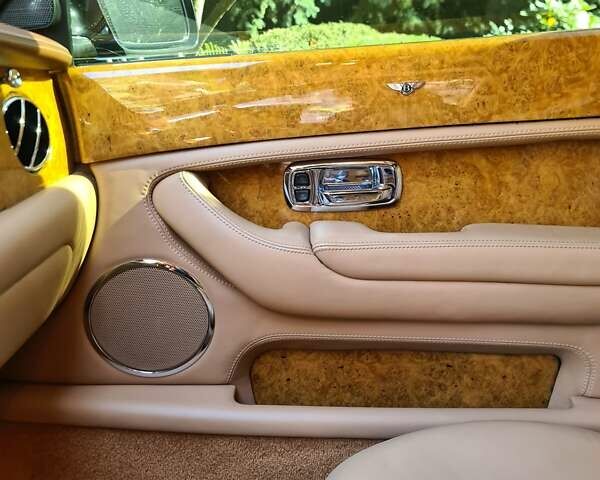 Черный Бентли Арнаж, объемом двигателя 6.76 л и пробегом 60 тыс. км за 70000 $, фото 6 на Automoto.ua