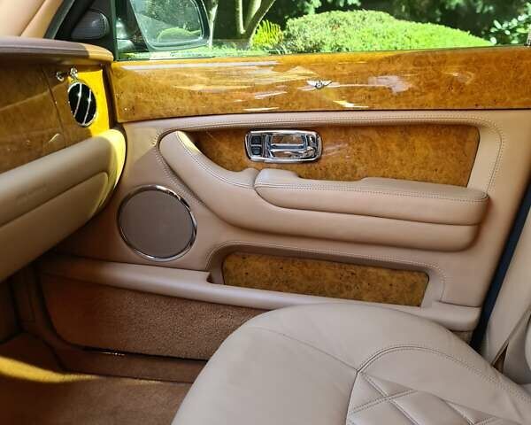 Черный Бентли Арнаж, объемом двигателя 6.76 л и пробегом 60 тыс. км за 70000 $, фото 4 на Automoto.ua