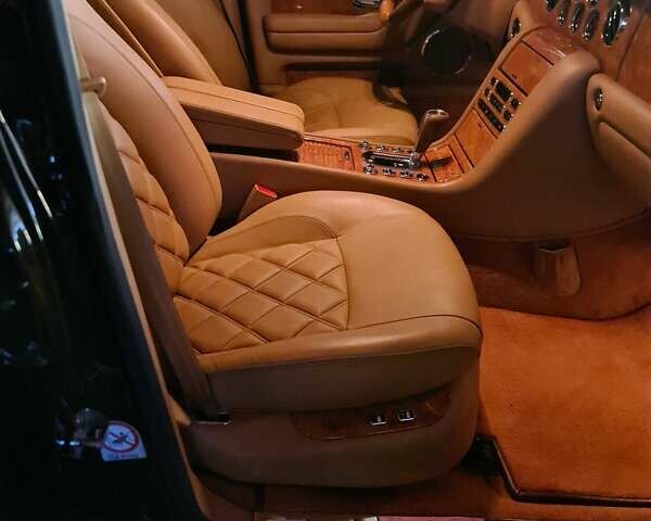 Черный Бентли Арнаж, объемом двигателя 6.76 л и пробегом 60 тыс. км за 70000 $, фото 22 на Automoto.ua