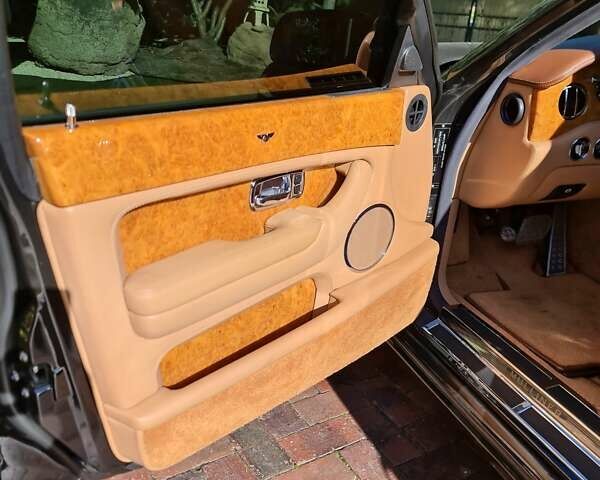 Черный Бентли Арнаж, объемом двигателя 6.76 л и пробегом 60 тыс. км за 70000 $, фото 3 на Automoto.ua