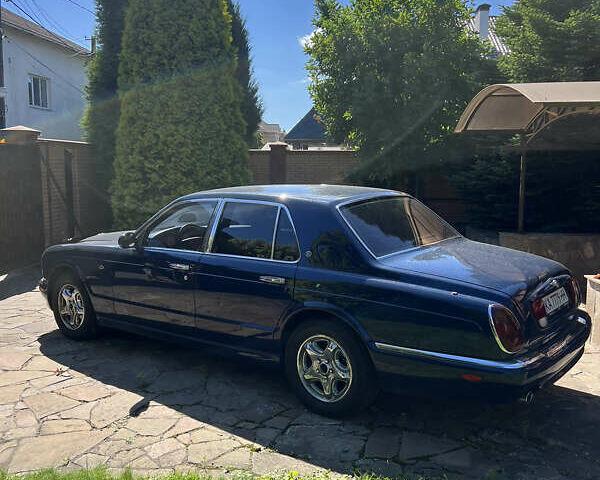 Синій Бентлі Arnage, об'ємом двигуна 4.4 л та пробігом 110 тис. км за 35500 $, фото 1 на Automoto.ua