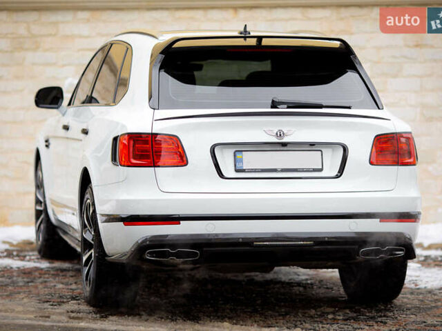 Білий Бентлі Бентайга, об'ємом двигуна 4 л та пробігом 32 тис. км за 155000 $, фото 17 на Automoto.ua