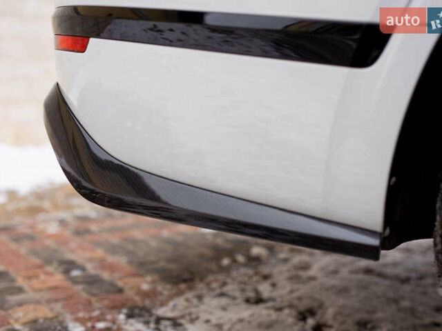 Білий Бентлі Бентайга, об'ємом двигуна 4 л та пробігом 32 тис. км за 155000 $, фото 9 на Automoto.ua