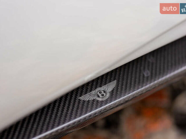 Білий Бентлі Бентайга, об'ємом двигуна 4 л та пробігом 32 тис. км за 155000 $, фото 10 на Automoto.ua