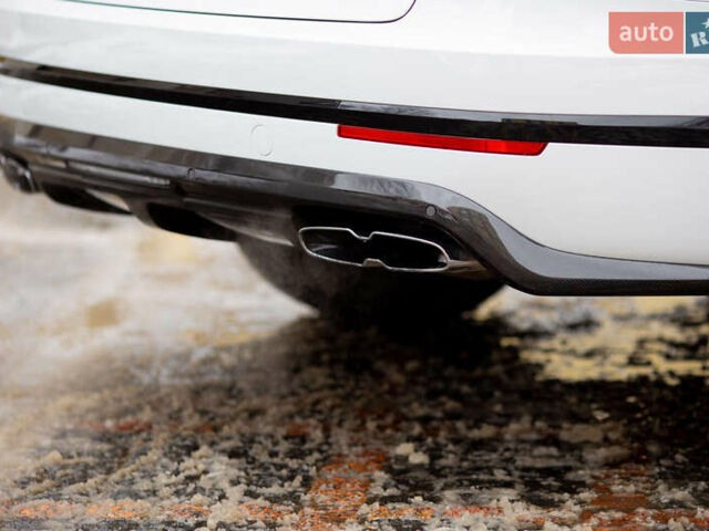 Білий Бентлі Бентайга, об'ємом двигуна 4 л та пробігом 32 тис. км за 155000 $, фото 18 на Automoto.ua