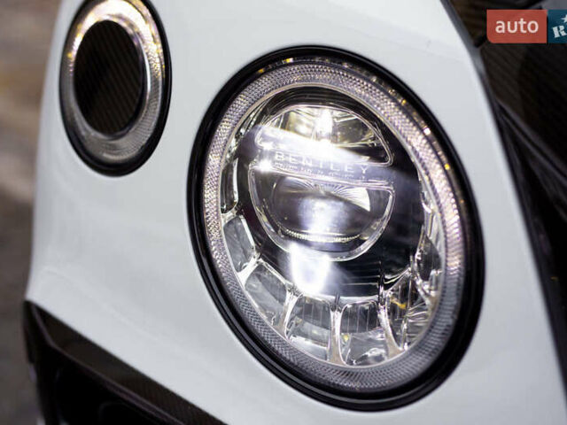 Білий Бентлі Бентайга, об'ємом двигуна 4 л та пробігом 32 тис. км за 155000 $, фото 14 на Automoto.ua