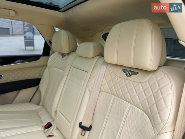Бежевый Бентли Бентайга, объемом двигателя 5.95 л и пробегом 44 тыс. км за 119999 $, фото 21 на Automoto.ua