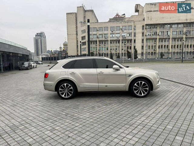 Бежевый Бентли Бентайга, объемом двигателя 5.95 л и пробегом 44 тыс. км за 119999 $, фото 7 на Automoto.ua